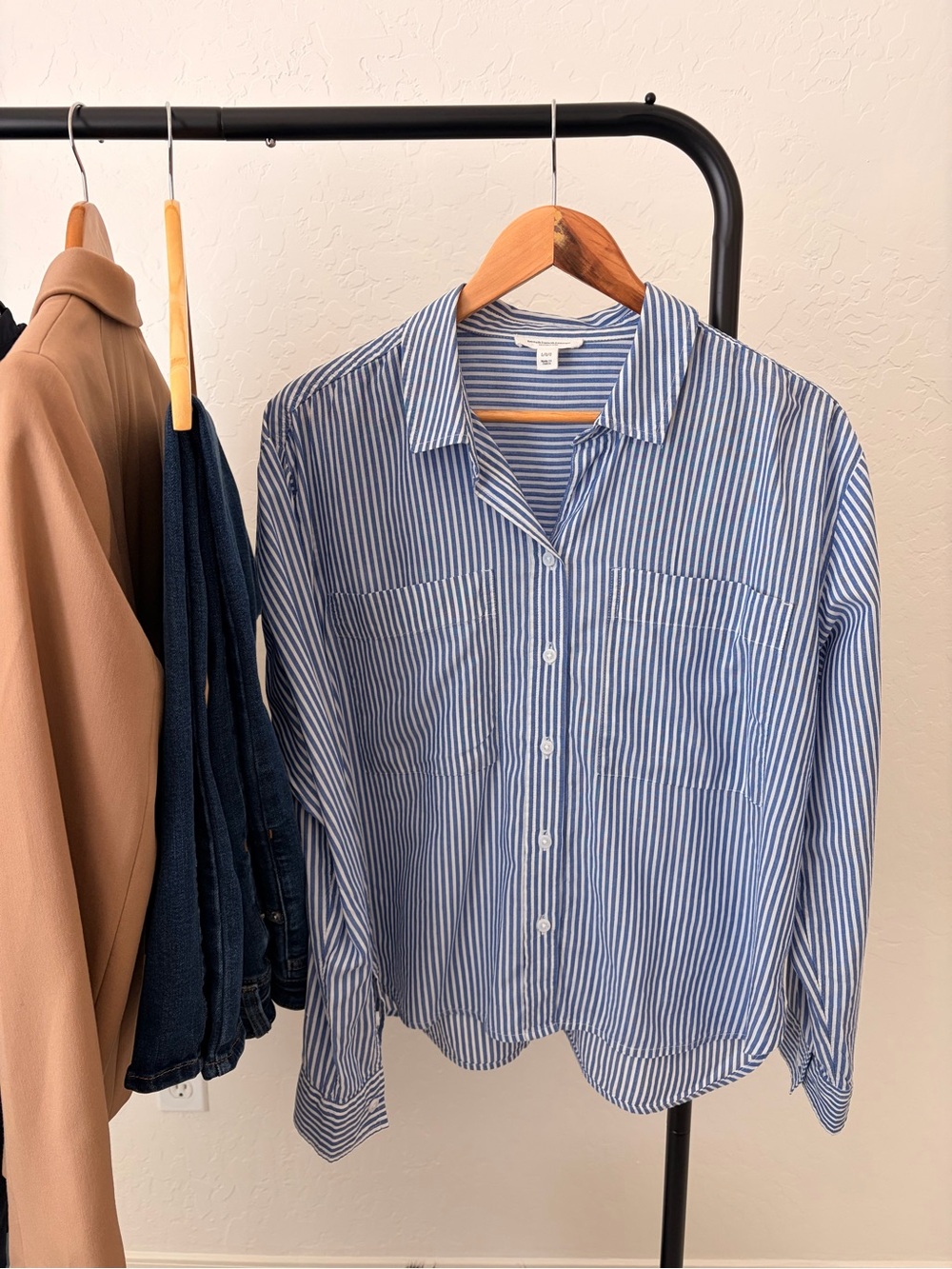 beachlunchlounge Blue and White Striped Casual Button-Down Shirt